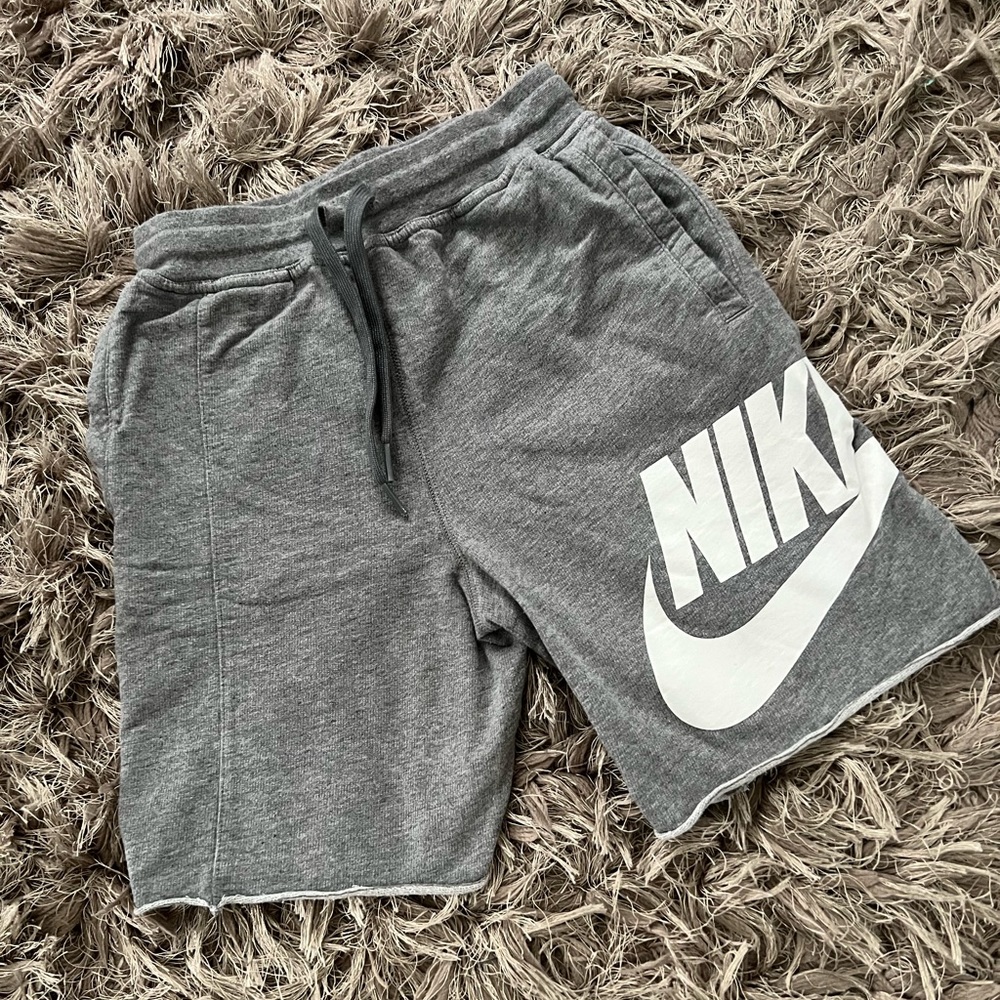 Nike Cotton Shorts in Gray size Small for Boys
